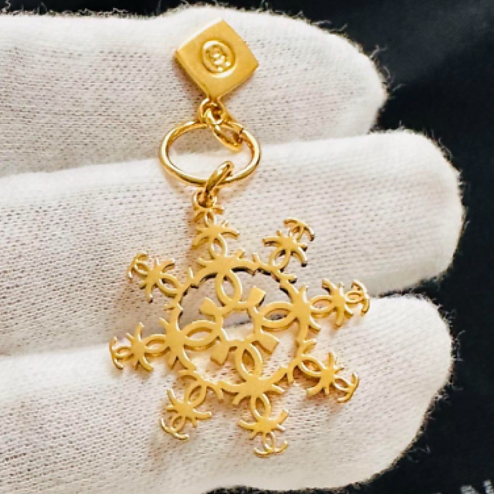 Gold Snowflake Keychain